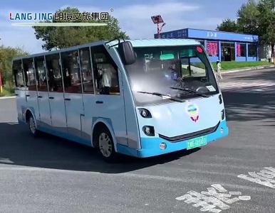 出發(fā)青海湖！五菱觀光車邀你一起避暑啦